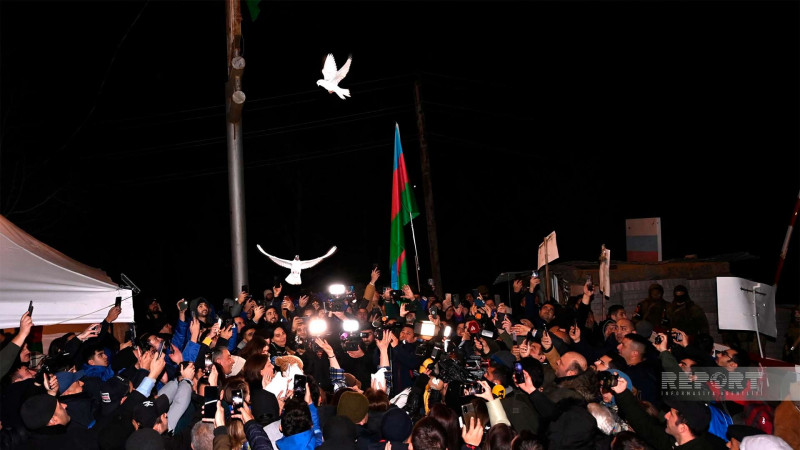 Şuşa-Xankəndi yolunda keçirilən aksiyanın iştirakçıları havaya 44 göyərçin buraxıblar