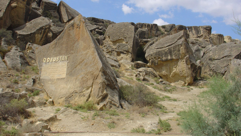 Qobustan Qoruğu məktəbliləri yarışmada iştirak etməyə çağırır