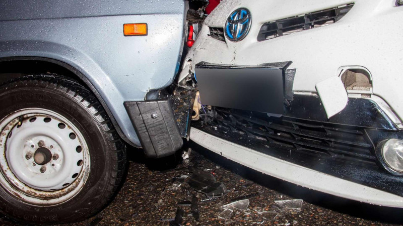 Qəbələdə “VAZ” “Toyota” ilə toqquşub