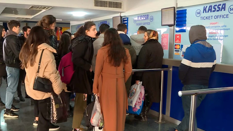 Yeni il ərəfəsində Bakı avtovağzalında növbələr yaranıb
