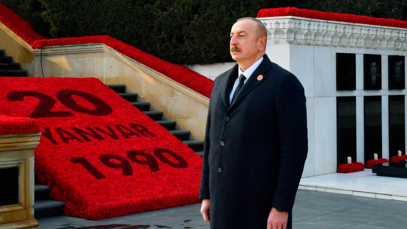 Prezident 20 Yanvar faciəsinin 33-cü ildönümü ilə əlaqədar Şəhidlər xiyabanını ziyarət edib