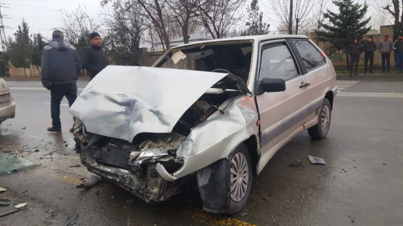 Ucarda yol qəzası: 4 nəfər xəstəxanaya çatdırılıb