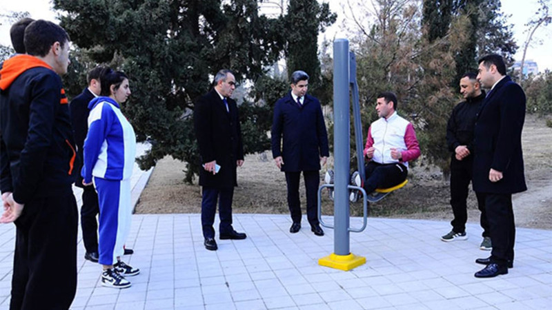 Naftalanda yeni idman qurğuları quraşdırılıb