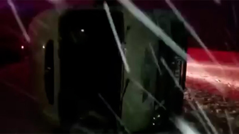 Bakı-Quba yolunda sərnişin daşıyan avtobus aşıb
