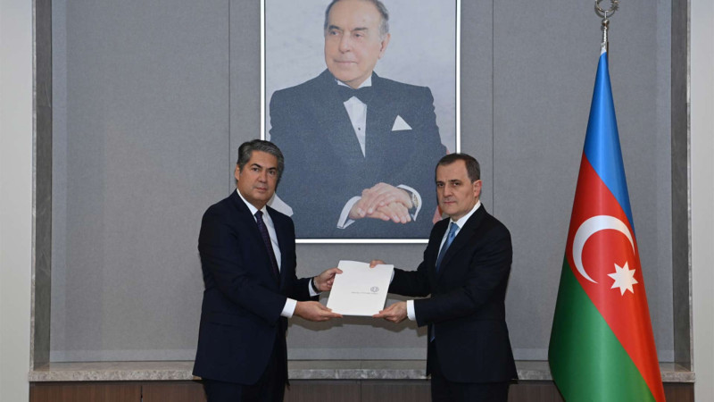 Ceyhun Bayramov yeni səfiri qəbul edib