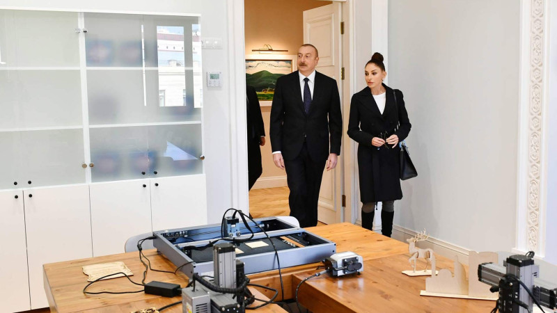 Prezident və birinci xanım Bakıda Uşaq-Gənclər İnkişaf Mərkəzində yaradılan şəraitlə tanış olublar