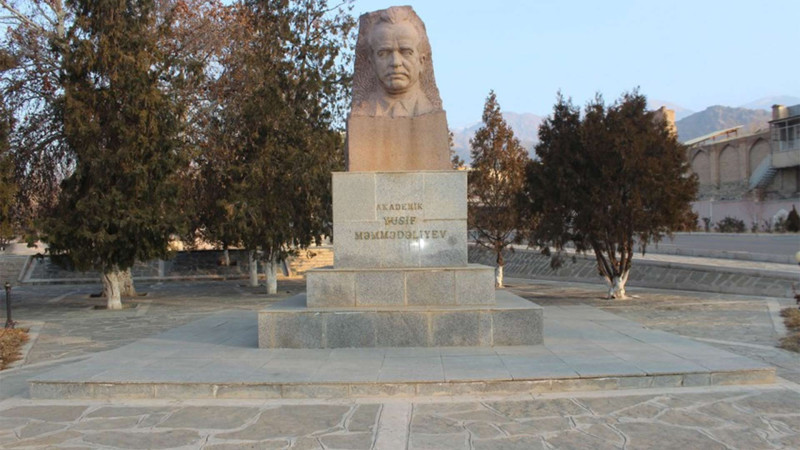 Ordubadda vəzifəli şəxsin göstərişi ilə Yusif Məmmədəliyevin abidəsinin mərmər üzlüyü sökülüb