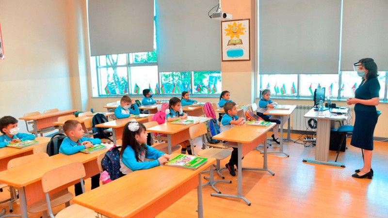 Elmi dərəcəsi olan şəxslərin təqaüdü artırılıb