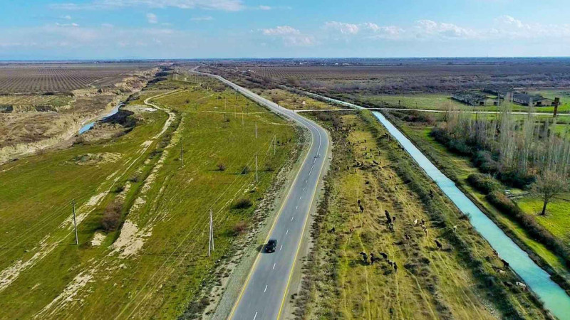 AAYDA Ağsuda 10 min nəfər əhalinin yaşadığı yaşayış məntəqələrini birləşdirən yolların tikintisinə başlayıb
