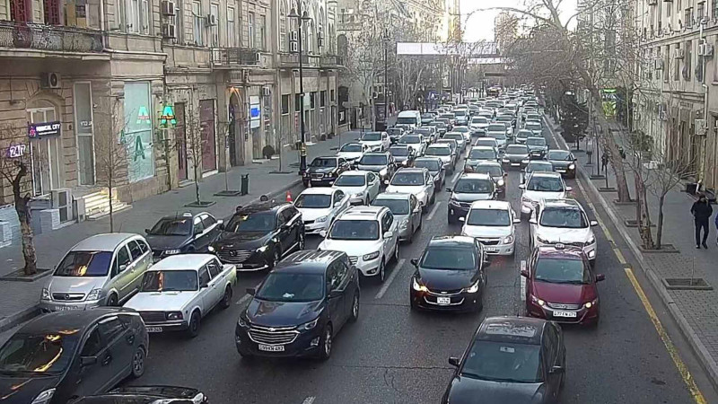 Paytaxtda tıxac olan yolların SİYAHISI