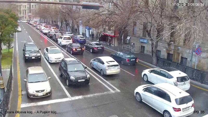Bakının bəzi yollarında tıxac var - SİYAHI