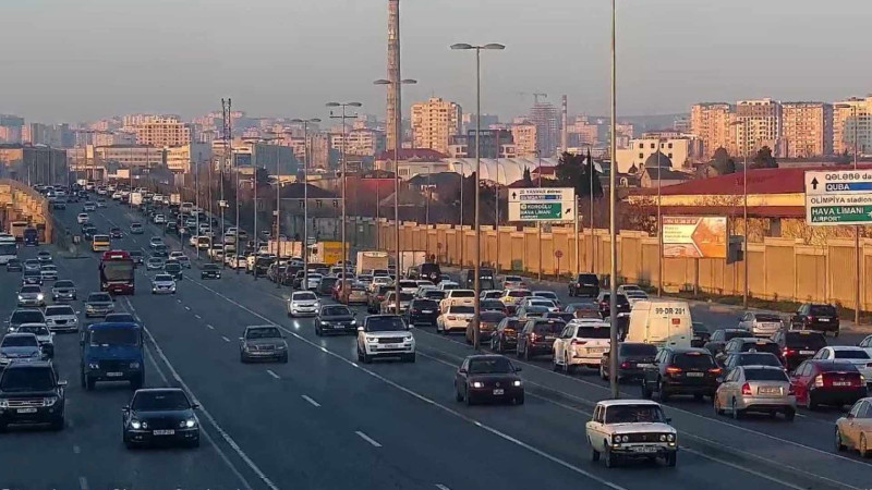 Bakıda tıxac olan yollar - SİYAHI