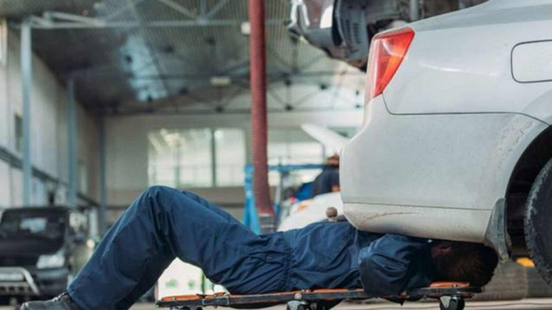 Bakıda usta təmir etdiyi avtomobili qaçırıb