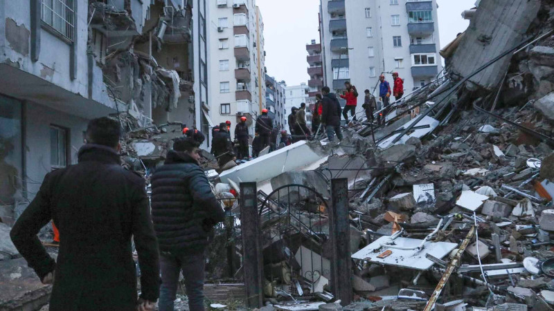 Türkiyədə zəlzələdə ölənlərin sayı 1 121 nəfərə çatıb