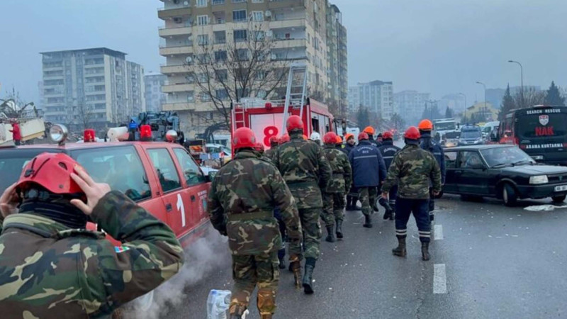 Xilasedicilərimiz Türkiyədə indiyə qədər 53 nəfəri sağ, 741 nəfərin isə cəsədini çıxarıblar