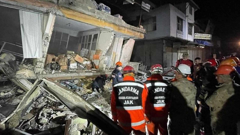 Ötən gün Türkiyədə baş verən zəlzələdə yaralananların sayı 560-ı ötüb