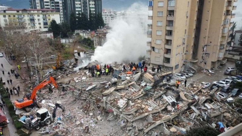 Malatyada zəlzələdə uçan binalara görə daha 31 nəfər saxlanılıb