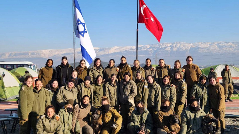İsrailin qadın xilasediciləri Türkiyəyə insanların harayına yetişməyə gediblər