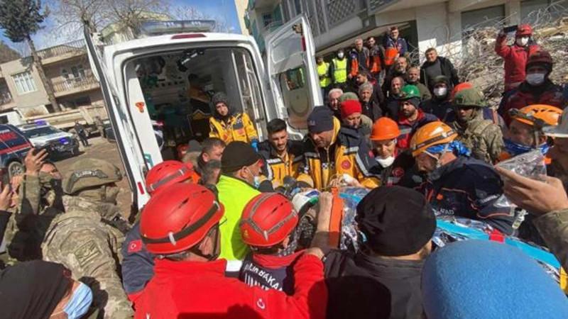 Kahramanmaraşda 74 yaşlı qadın zəlzələdən 227 saat sonra xilas edilib