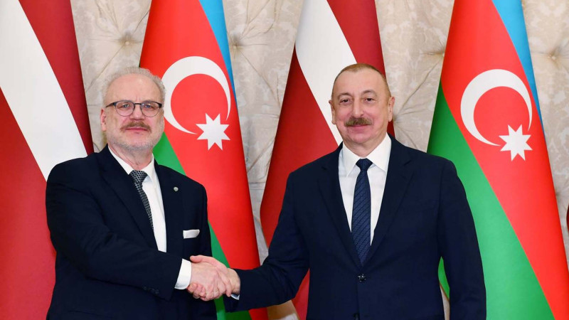 Azərbaycan və Latviya prezidentlərinin məhdud tərkibdə görüşü olub