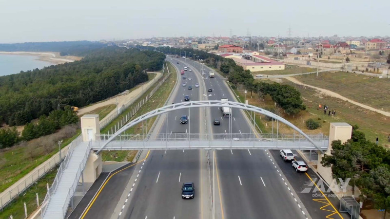 2 yerüstü piyada keçidi istifadəyə verilib