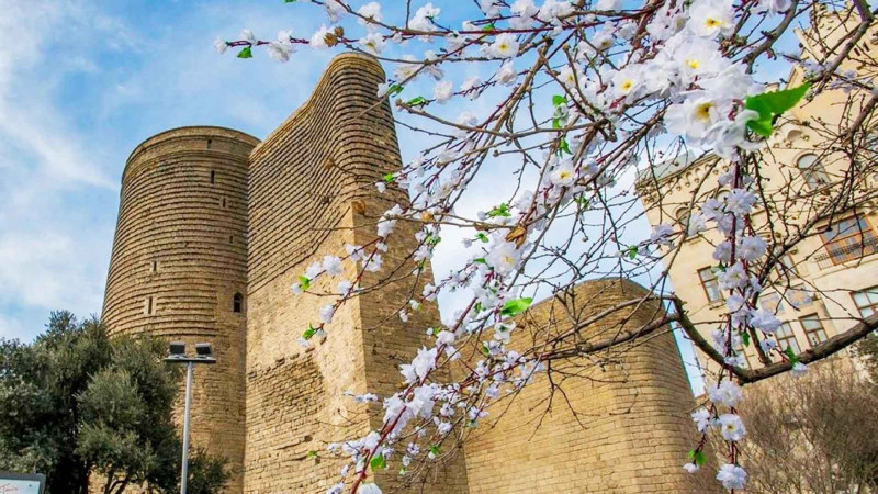 Azərbaycana bahar gəldi