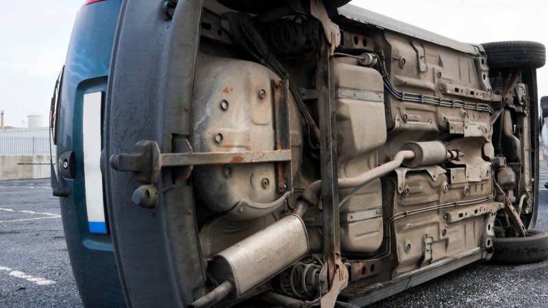Bakıda “Toyota Prius” markalı avtomobil aşıb, bir nəfər ölüb