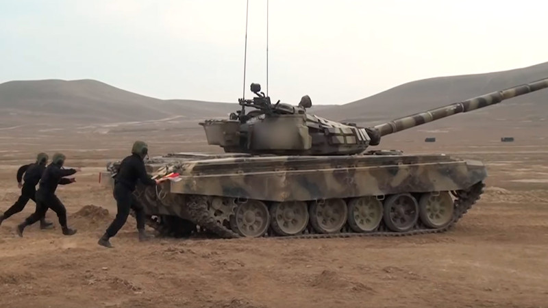 Tankçılarımız döyüş hazırlığı çalışmalarını yerinə yetiriblər
