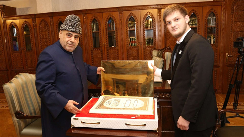 Allahşükür Paşazadə Ramzan Kadırovun oğlu ilə görüşüb