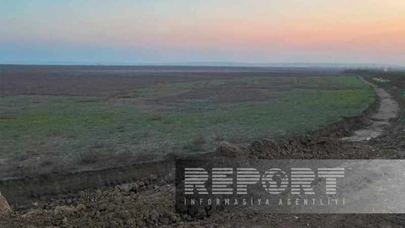 Biləsuvarda yerləşən su anbarı təmizlənir