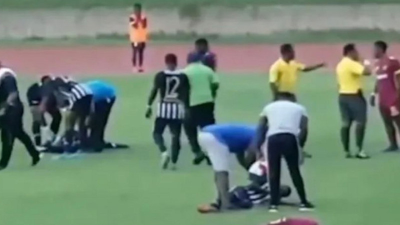 Keniyada matç zamanı stadiona ildırım düşüb, iki futbolçu ölüb