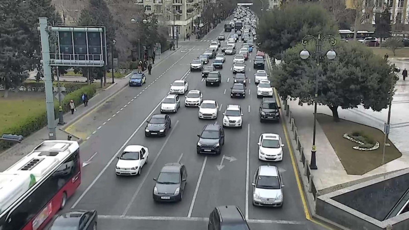 Bakıda əksər küçələrdə tıxac var - SİYAHI