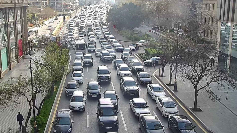 Bakıda tıxac olan yolların SİYAHISI