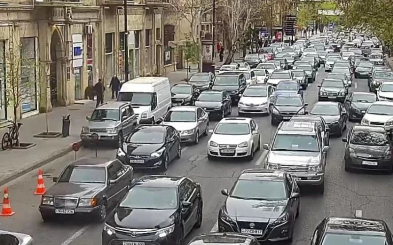 Bakıda tıxac olan yollar - SİYAHI