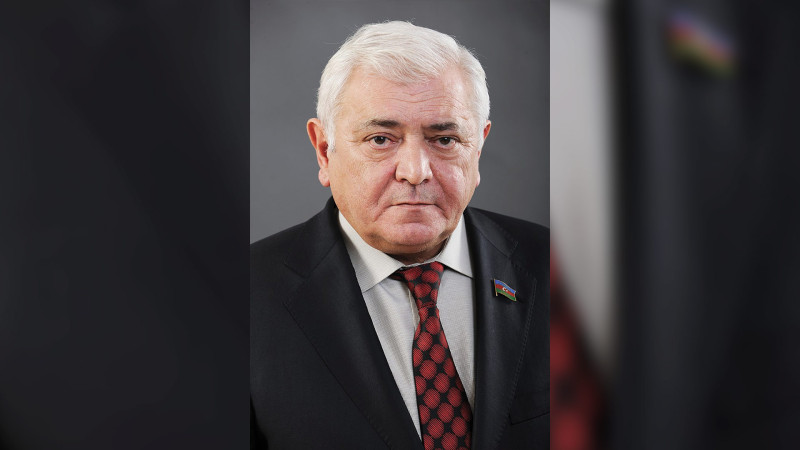 Prezident Aqil Abbası təltif edib