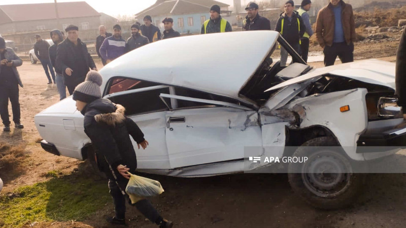 Qubada “VAZ” “Toyota”ya çarpılıb