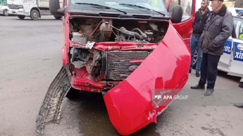 Gəncədə yük avtomobili ilə motosiklet toqquşub