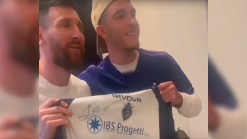 Lionel Messi onu 10 saat gözləyən azarkeşi evində qonaq edib