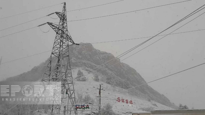 Şuşaya qar yağır