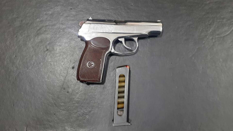 Üzərində “Makarov” gəzdirən və narkotik satan şəxslər saxlanılıblar