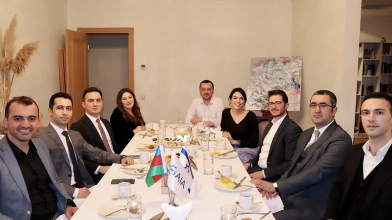 İsrail səfiri azərbaycanlı məzunlar üçün iftar süfrəsi təşkil edib