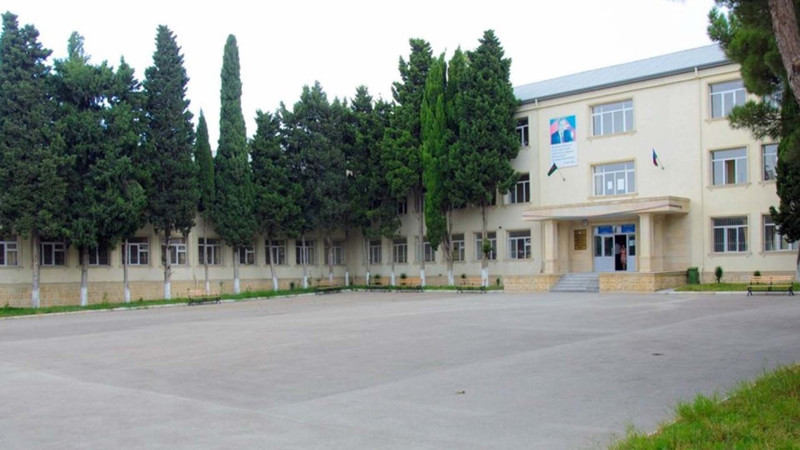 Bakıda məktəbdə tüstülənmə olub