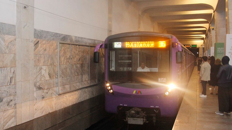 Bakı metrosunda sərnişin vəfat edib