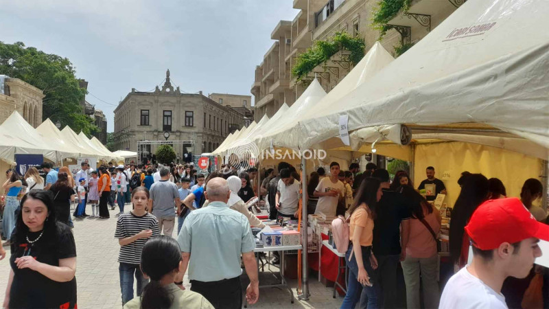 İçərişəhərdə Milli Kitab Sərgisi keçirilir - FOTOREPORTAJ