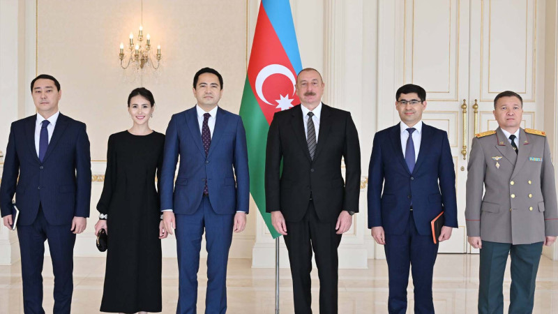 Prezident İlham Əliyev Qazaxıstanın yeni səfirinin etimadnaməsini qəbul edib