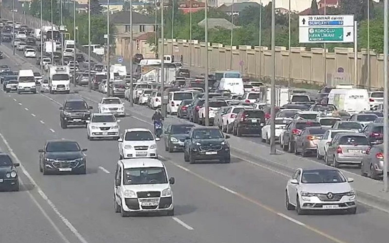 Bakıda tıxac olan yollar - SİYAHI