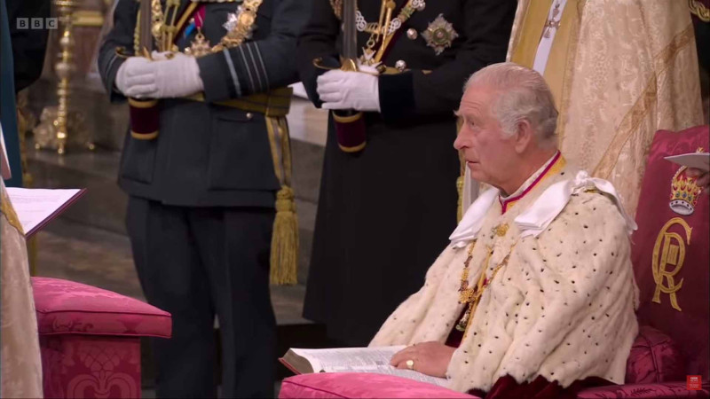 Londonda III Çarlzın tacqoyma mərasimi keçirilir