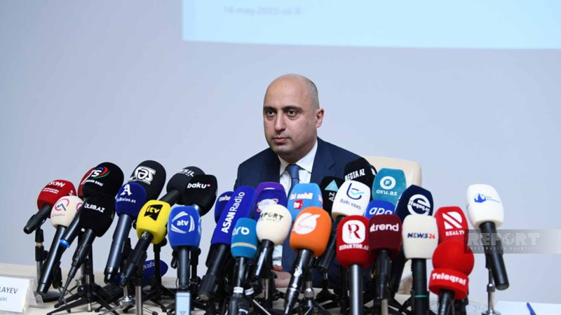 Emin Əmrullayev tədris ilinin sentyabrın 1-dən başlanmasını təklif edib