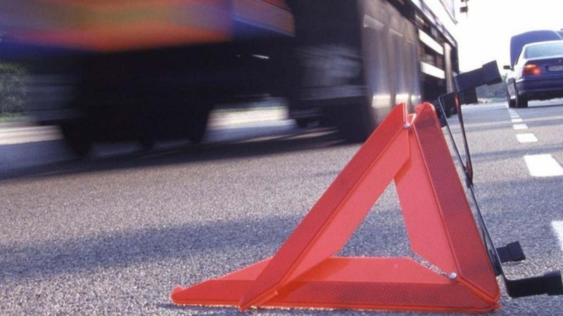 Şabranda “KAMAZ” işçinin üzərindən keçib