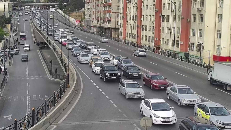 Bakıda tıxac olan yollar - SİYAHI